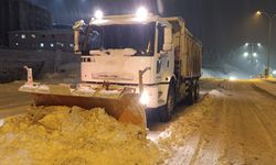 Kahramanmaraş'ta belediye ekiplerinin kar mesaisi