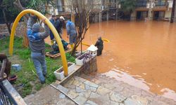 Kemer'de sağanak sonrası temizlik çalışmaları devam ediyor