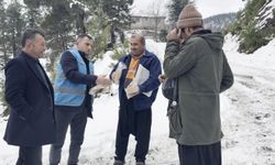 Kış günü belediye ekiplerinden ikram