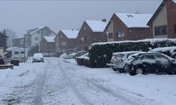 Almanya'da kar yağışı ve buzlanma hayatı olumsuz etkiledi