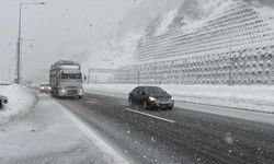Bolu Dağı geçişinde kar etkili oluyor