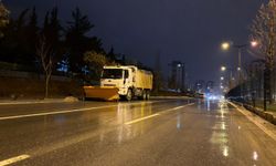 Büyükşehir Kar Alarmında; Ekipler Gece Boyunca Sahada