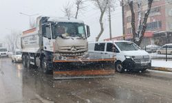 Büyükşehir’den Kar Yağışı Sonrası Arterlere Anında Müdahale