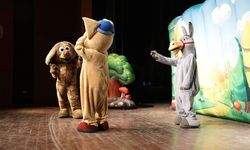 Çocuklar Yarıyıl Tatilinin İlk Gününü Büyükşehir’in Tiyatrosuyla Değerlendirdi