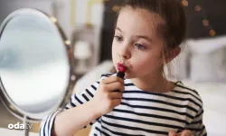Çocuklarda makyaj tehlikesi: 7 yaşa indi