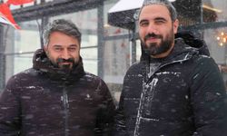 Elazığ’da doğaseverin köpeklerle zor anları dron kamerasında