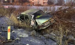 Kaygan Yol Kazayı Getirdi: Otomobil Tarlaya Savruldu