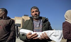 Katil İsrail ordusu Gazze'nin çeşitli bölgelerine saldırılar düzenledi