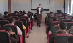 Gençlere Yönelik “3 Aylar” Semineri Düzenlendi