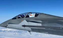 HÜRJET'ler İspanya'daki tren kazası kayıpları anısına uçtu