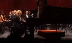 Nehir Özzengin Ve Olten Filarmoni’den Unutulmaz Akşam