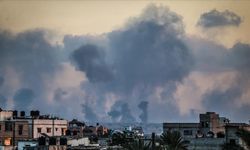 İsrail, ateşkese rağmen Gazze’nin farklı bölgelerini bombalamayı sürdürdü