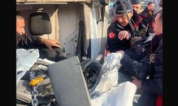 Kamyonet ile Tanker Çarpıştı: 1’i Ağır 2 Yaralı