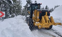 Kırsalda Kar Seferberliği; Büyükşehir Ekipleri 724 Sahada