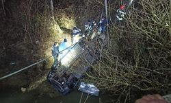 Kocaeli'de otomobil Sarısu Çayı'na düştü: Baba ve oğlu hayatını kaybetti
