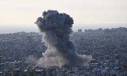 Lübnanlılar, ateşkesi ihlal eden İsrail'in sınırda devam eden saldırılarından tedirgin