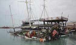 Mersin'in Silifke ilçesinde fırtına etkili oldu