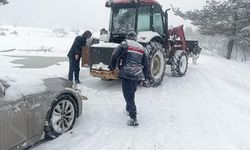 Sakarya'da yoğun kar: Mahsur kalan 15 araç kurtarıldı
