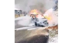 Seyir Halindeki Otomobil Alev Alev Yandı