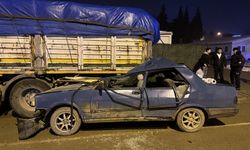 Tıra Arkadan Çarpan Otomobildeki 3 Kişi Yaralandı