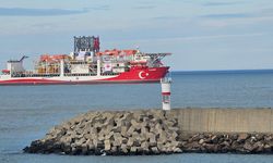 Türkiye'nin sondaj gemisi "Yıldırım" Filyos Limanı'nda
