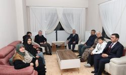 Vali Ünlüer ve Başkan Görgel’den Depremzede Aileye Ziyaret