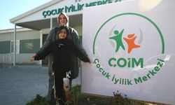 Enkazdan 117 saat sonra kurtarılan Zeliha, öğretmenlik hayaline protez bacakla ilerliyor