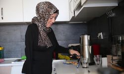 İki bacağı ve bir kolunu kaybeden depremzede kadın, eşini özlemle anıyor