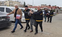 Adana'da 2 araç çalıp 4 iş yerinden hırsızlık yapan 2 zanlı tutuklandı