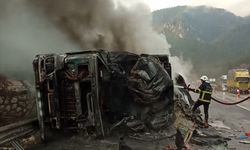 Adana'da 2 tırın çarpıştığı kazada 1 kişi yaralandı