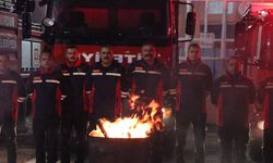 Burdur'daki itfaiye ekibi 6 Şubat depremlerinde hayatını kaybedenleri andı