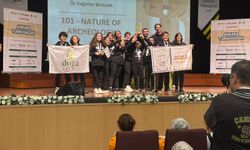 Doğa Koleji öğrencileri First Lego League Challenge'tan ödüllerle döndü