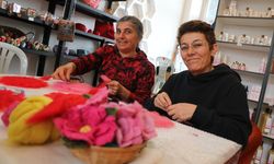 Isparta'da kooperatif çatısı altında buluşan kadınlar keçeden ürün yapıp satıyor