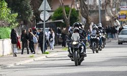 Adana polisi uyuşturucuyla mücadele için okullardan tamir atölyelerine birçok alanda çalışma yapı