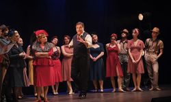 Mersin Devlet Opera ve Balesi 'Kiss Me Kate' müzikal tiyatrosunun prömiyerini yaptı