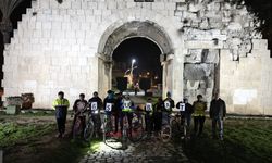 Mersin'de bisikletliler 6 Şubat depremlerinde hayatını kaybedenleri anmak için pedal çevirdi