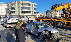 Mersin'de iki otomobilin çarpıştığı kazada 6 kişi yaralandı