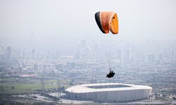 Mersin'de özel gereksinimli çocuklar yamaç paraşütü heyecanı yaşadı