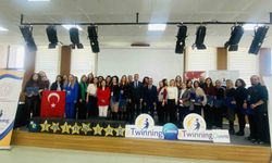 Aksu'da öğretmenlere dijital dönüşüm konusunda uygulamalı eğitim