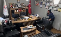 Boğazına lokma kaçan sağlık çalışanı kendi uyguladığı Heimlich manevrasıyla hayata tutundu