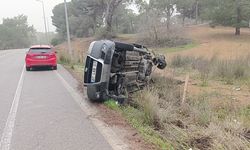 Otomobille çarpışan hafif ticari araç yan yattı: 2 yaralı