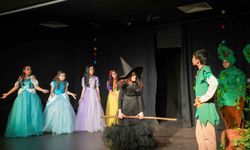 Tarsus'ta çocuklardan anlamlı tiyatro gösterisi