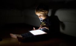 Aile ve Sosyal Hizmetler Bakanlığı'ndan 'ekran süresi' uyarısı