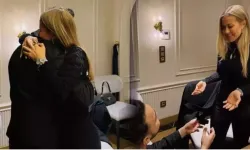 Asil Gök'ün ‘evlilik teklifi’ Derya Uluğ'u ağlattı: 10 yıllık aşk taçlandı