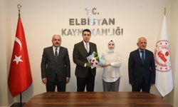 Elbistan’a Yeni Atanan Öğretmenlerden Kaymakam Demirel’e Ziyaret