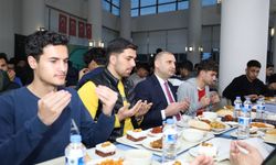 İl Müdürü Özdemir, Öğrencilerle İftarda Buluştu