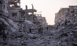 Katil İsrail'in Gazze Şeridi'nin güneyinde düzenlediği saldırıda bir Filistinli hayatını kaybetti