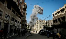 Katil İsrail'in Gazze’ye düzenlediği saldırılarda 10 Filistinli hayatını kaybetti