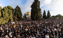 Hamas, İsrail'in engellemelerine rağmen Mescid-i Aksa'ya akın edilmesi çağrısı yaptı