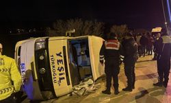 Minibüs Devrildi: 11 Yaralı